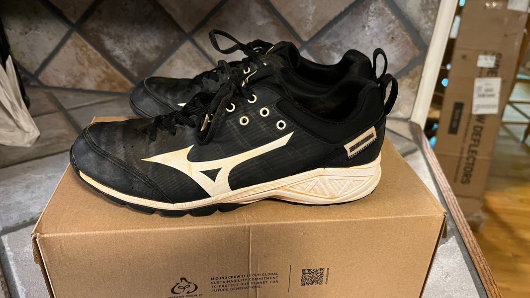 Mizuno Turf Baseball Cleats