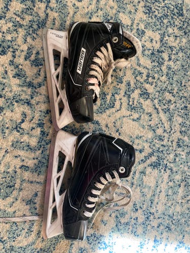 Used Junior Bauer Regular Width Size 2 Supreme S190 Hockey Skates