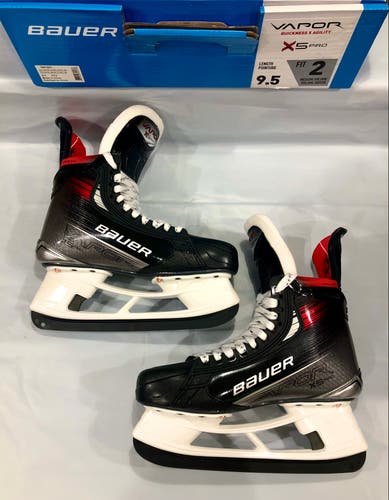 NEW IN BOX!  Bauer X5 Pro Hockey Skates 9.5 Fit 2