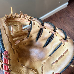 Wilson A2000  Baseball Glove -l