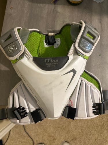 Used Medium Maverik MAX EKG Shoulder Pads