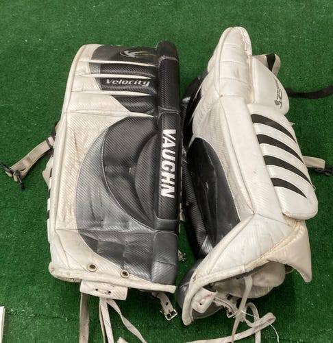 Used 31" Intermediate Vaughn Velocity 7070 Goalie Leg Pads