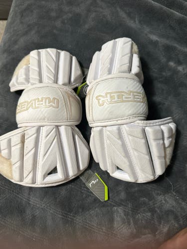 Used Youth Maverik Max Arm Pads