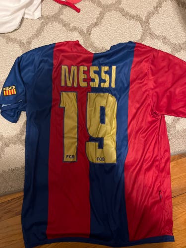 Messi Barcelona #19. Never Worn. Large Soccer Jersey