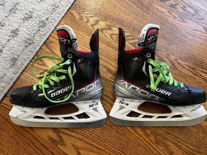 Used Intermediate Bauer Vapor 3X Hockey Skates 7.5