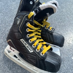 Used Junior Bauer Regular Width Size 2 Nexus 400 Hockey Skates
