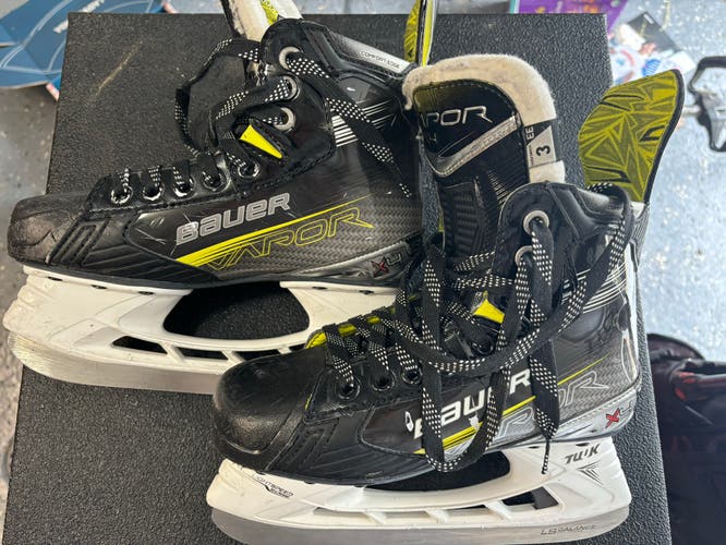 Bauer Vapor X4 ice skates Size 3EE