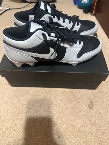 New Air Jordan Cleats Size 13 (Women's 14) Low Top