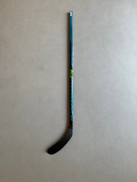 New Junior Bauer Nexus Eon Left Handed Hockey Stick 40 Flex P28