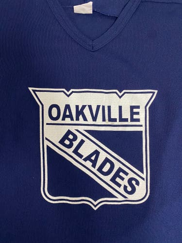 Oakville Blades JrA XL blue practice jersey