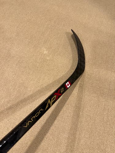 BAUER VAPOR APX2 - RIGHT - Used - Intermediate - 60flx -  MyBauer Team Canada