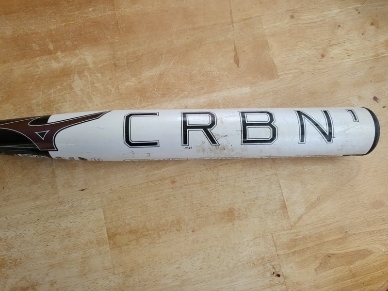 Used 2022 Mizuno F24 CRBN1 Bat (-10) Composite 23 oz 33"