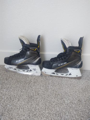 Used Senior CCM Tacks 9060 Hockey Skates Extra Wide Width 7.5