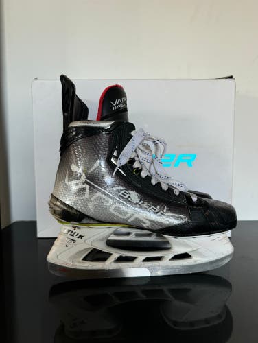 NHL Gently Used Senior Bauer Pro Stock 9.5 Vapor Hyperlite Hockey Skates Made In Canada