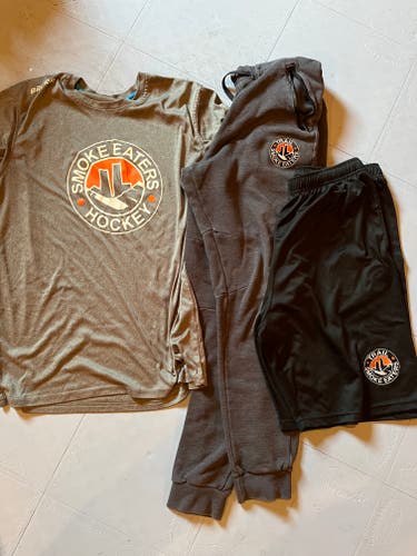 BCHL Trail Smoke Eaters BUNDLE (Shirt, Joggers, Shorts) Medium/Large Adult Unisex Bauer
