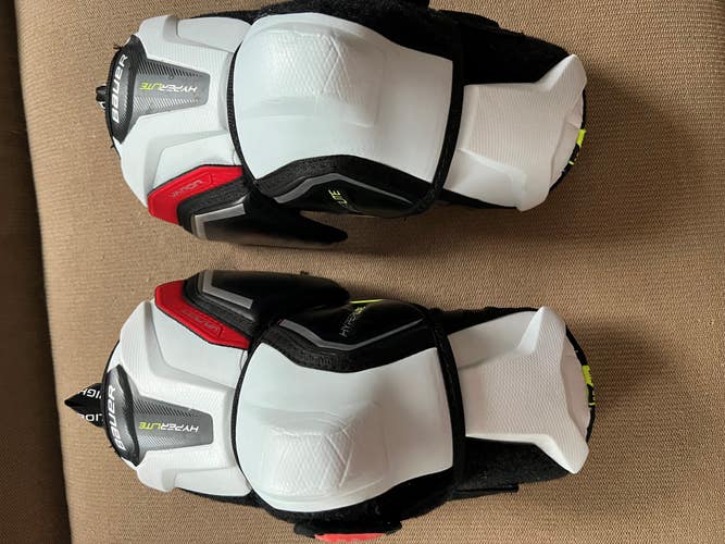Used Senior Medium Bauer Vapor Hyperlite Elbow Pads