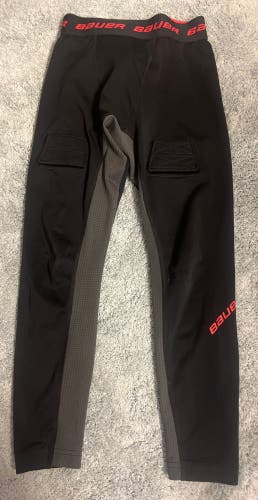 Like NEW Youth Medium Bauer compression fit jock