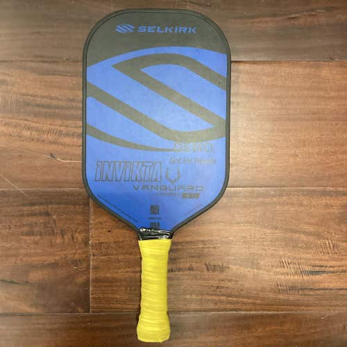 Selkirk Vanguard 2.0 Invikta Pickleball Paddle 7.9oz