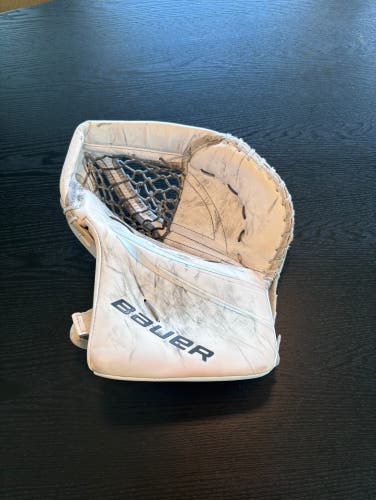 Bauer Hyperlite 2 Goalie Glove