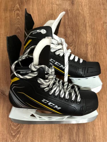 New CCM Tacks 9042 Skate Intermediate Size 5