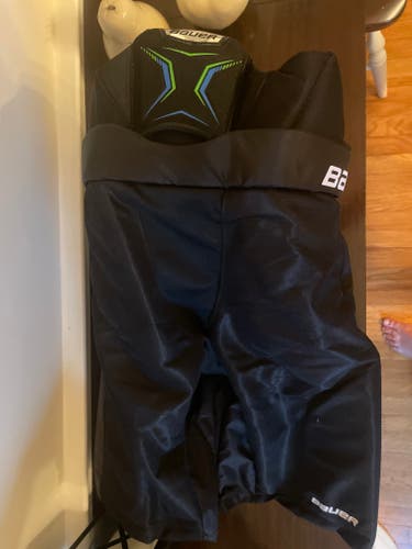 Used Junior Large Bauer Bauer x Hockey Pants