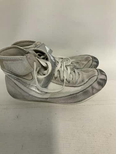 Used Nike Senior 7 Wrestling Shoes