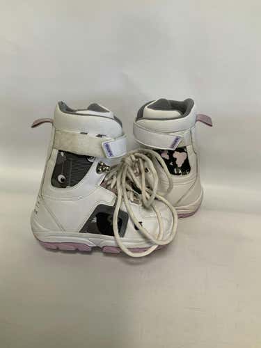 Used Burton Freestyle Junior 04 Girls' Snowboard Boots