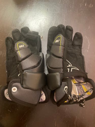 Used STX Stallion 200 Gloves