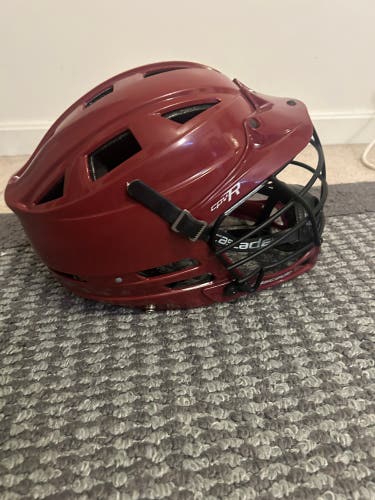 Medium/large Cascade Lacrosse helmet