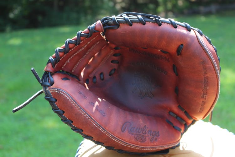 Used Catcher's Right Hand Throw Rawlings Heart of the Hide Baseball Glove 32.5"