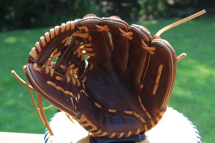 Used Pitcher's Right Hand Throw Mizuno Classic Pro Soft Baseball Glove 11.75"