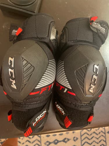 CCM Jetspeed FT1 Ebow Pads JR L