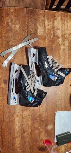 Used Junior True TF9 Hockey Goalie Skates Size 3