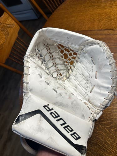 Bauer Regular Supreme One.5 Goalie Glove