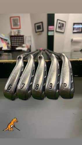 Callaway RAZR 6-PW Iron Set Uniflex