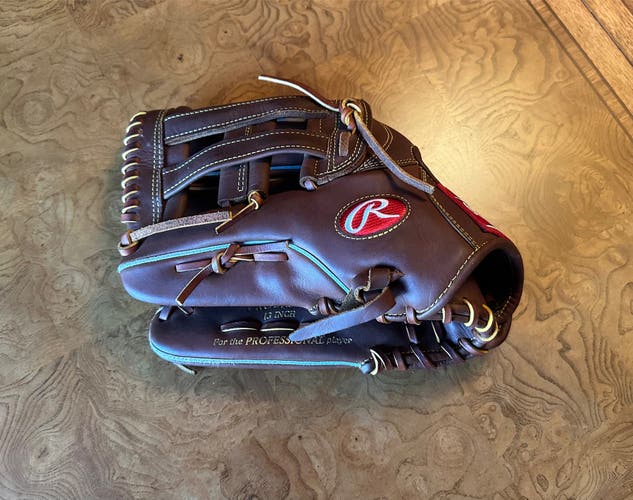 Like New Outfield 13" Heart of the Hide Baseball Glove