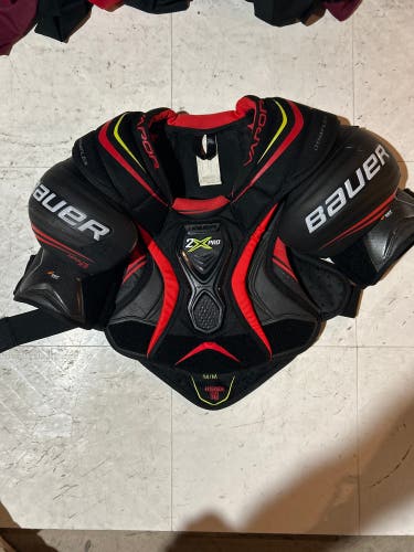 Bauer vapor 2x pro shoulder pads