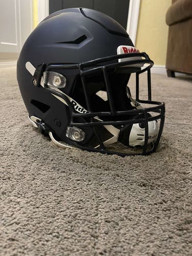 New Medium Adult Riddell SpeedFlex Helmet