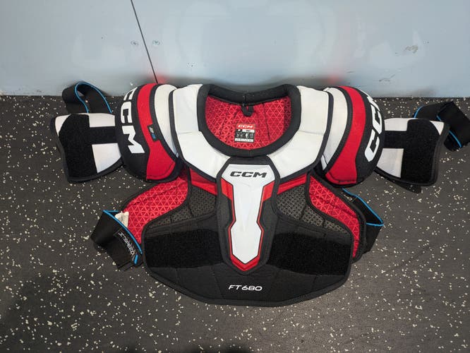 Used Small Senior CCM Jetspeed FT680 Shoulder Pads