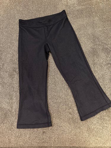 Lululemon dark blue cropped flared leggings size 6