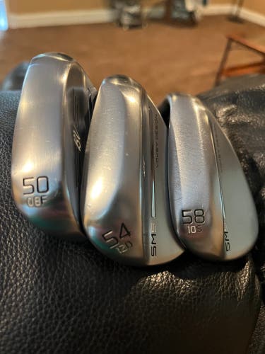 Used Men's Titleist Right Handed Wedge Flex 50 Degree Vokey SM9 Wedge