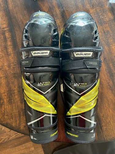 Used Senior Bauer Supreme ultrasonic 14" Shin Pads
