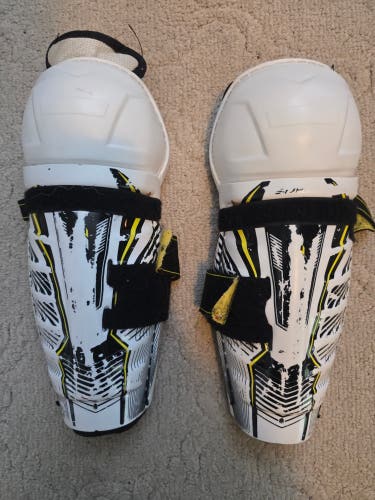 Youth CCM Super Tacks 10" Shin Pads