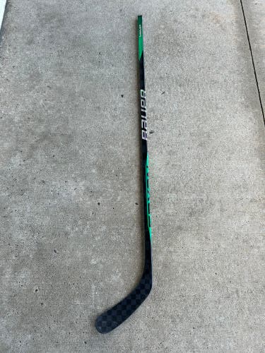 New Senior Bauer Right Handed 87 Flex P92 Pro Stock Nexus Sync Hockey Stick