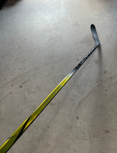 Used Senior Bauer Left Hand P92 Pro Stock Vapor Hyperlite 2 Hockey Stick