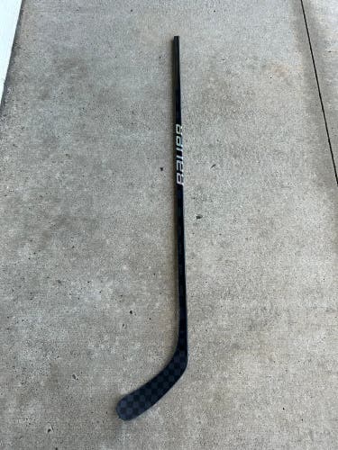 New Senior Bauer Right Handed 87 Flex P92 Pro Stock Nexus Sync Hockey Stick