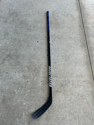 New Senior Bauer Right Handed 87 Flex P28 Pro Stock Nexus Geo Hockey Stick