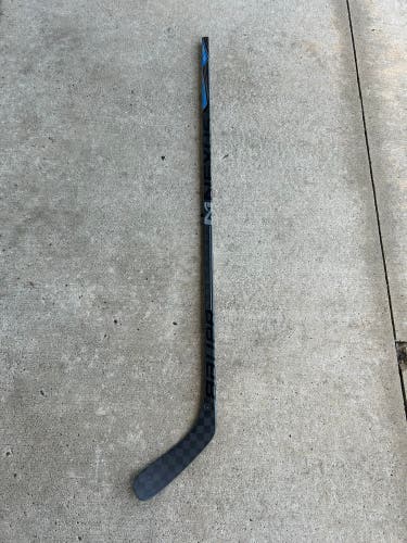 New Senior Bauer Right Handed 95 Flex P88 Pro Stock Nexus 8000 Hockey Stick