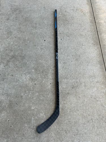 New Senior Bauer Right Handed 102 Flex P88 Pro Stock Nexus 8000 Hockey Stick