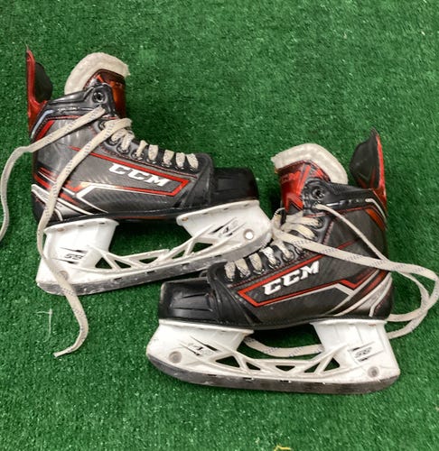 Used Senior CCM JetSpeed FT380 Hockey Skates Regular Width Size 6